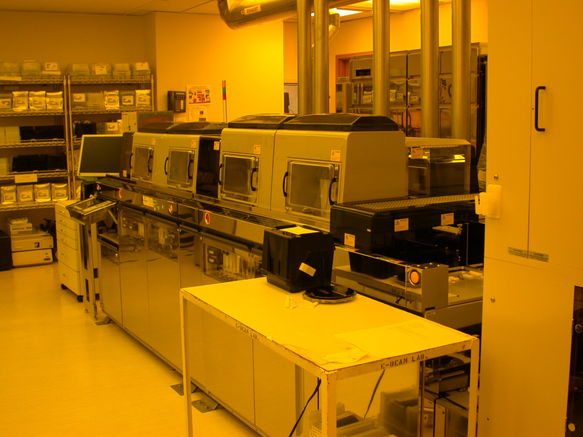 Sala litografica di una fabbrica di semiconduttori